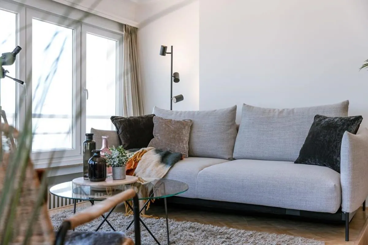 Huswell - Frontal Seaview Apartment In オステンド
